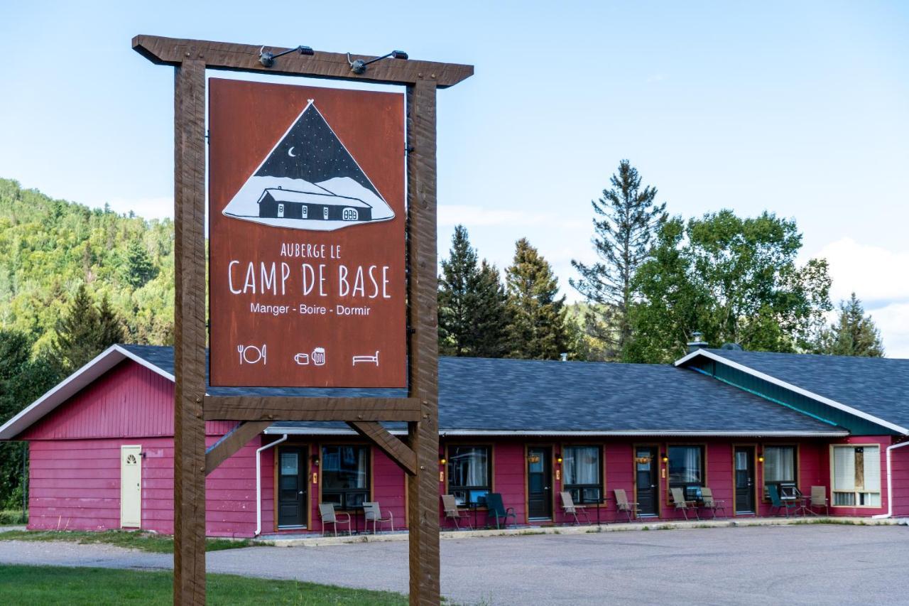 Auberge De Jeunesse Le Camp De Base Л'Анс-Сен-Жан Экстерьер фото